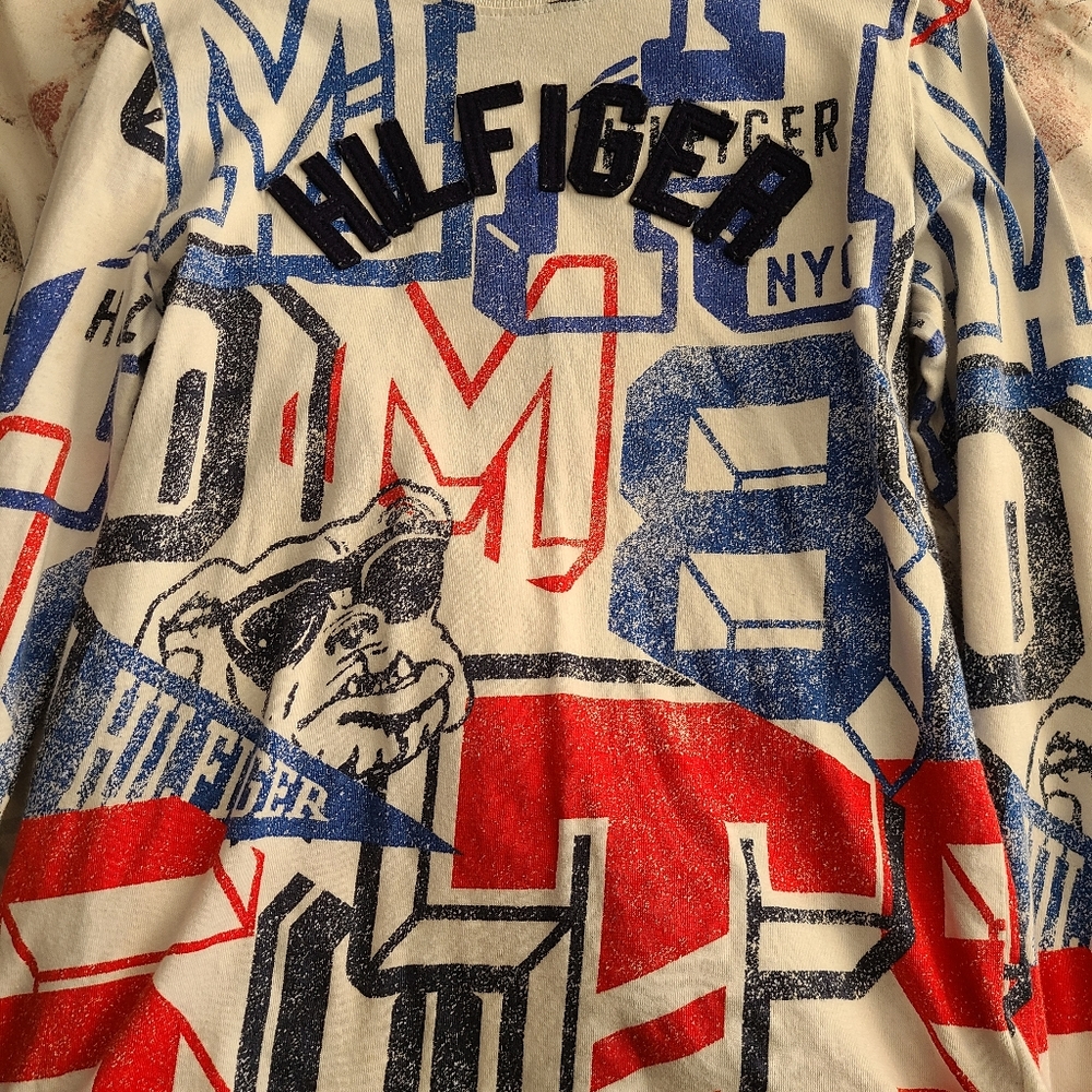Boys sz LG Tommy long.sleeve lightly worn